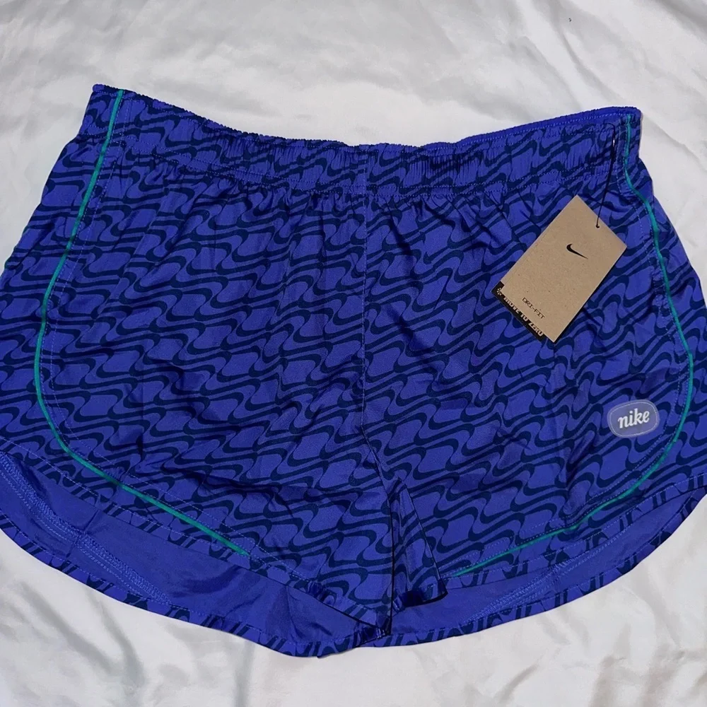 Womens Nike Running Shorts Size XL - Picture 1 of 6